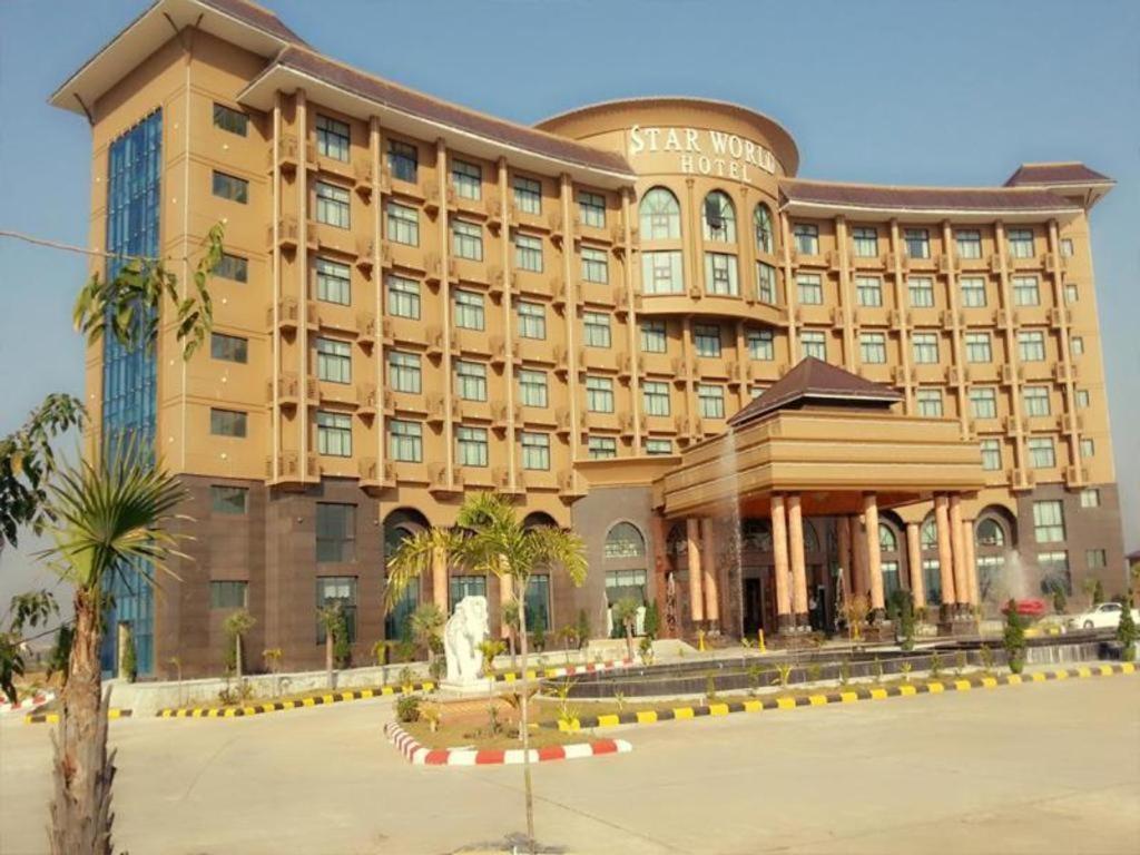 Star World Hotel Naypyidaw Esterno foto