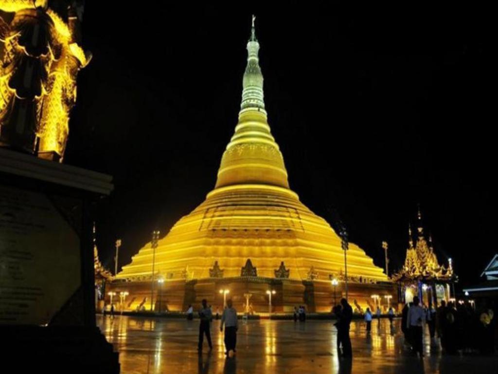 Star World Hotel Naypyidaw Esterno foto