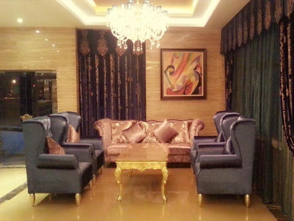 Star World Hotel Naypyidaw Esterno foto