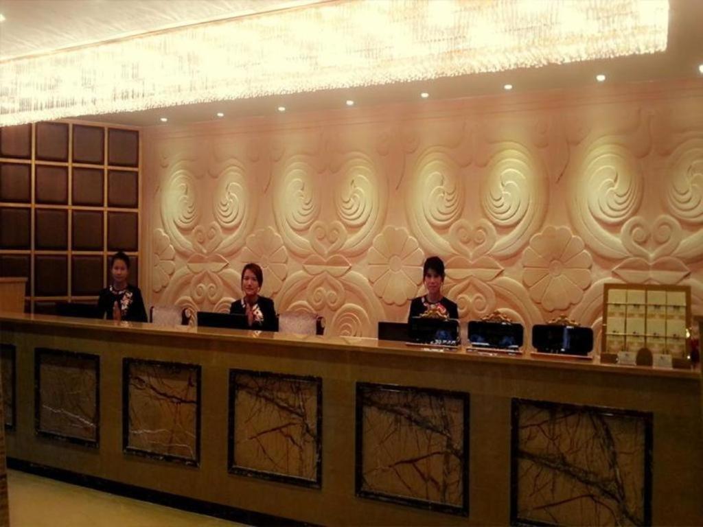 Star World Hotel Naypyidaw Esterno foto