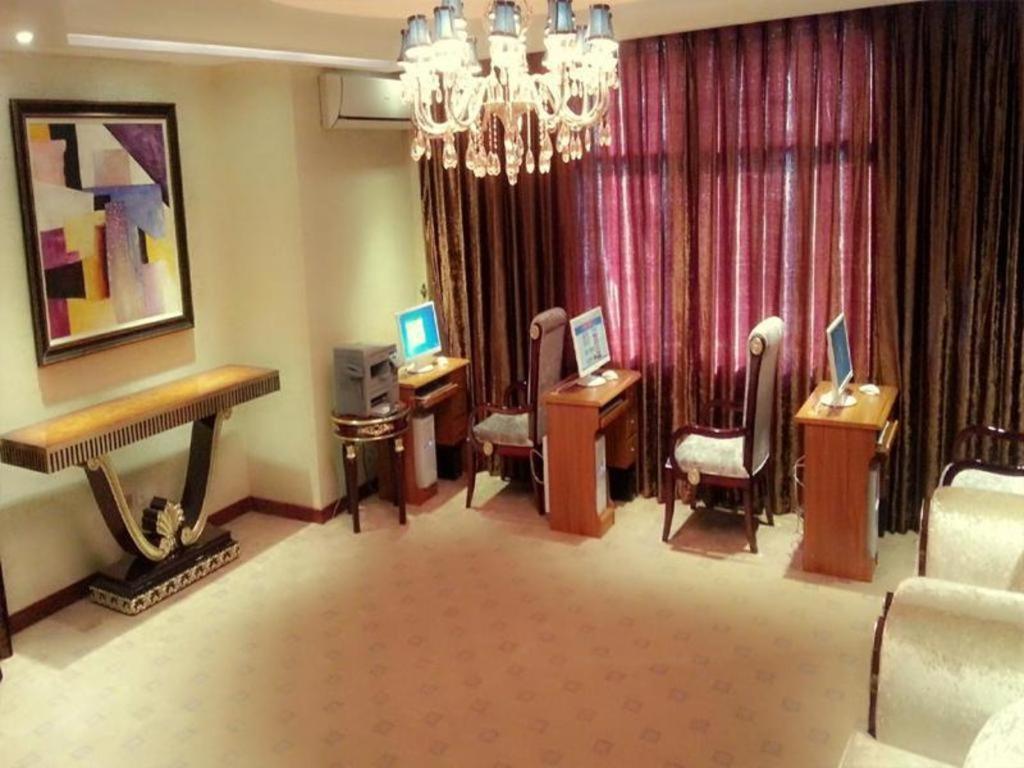Star World Hotel Naypyidaw Esterno foto