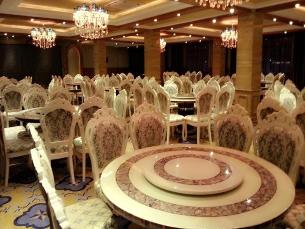 Star World Hotel Naypyidaw Esterno foto