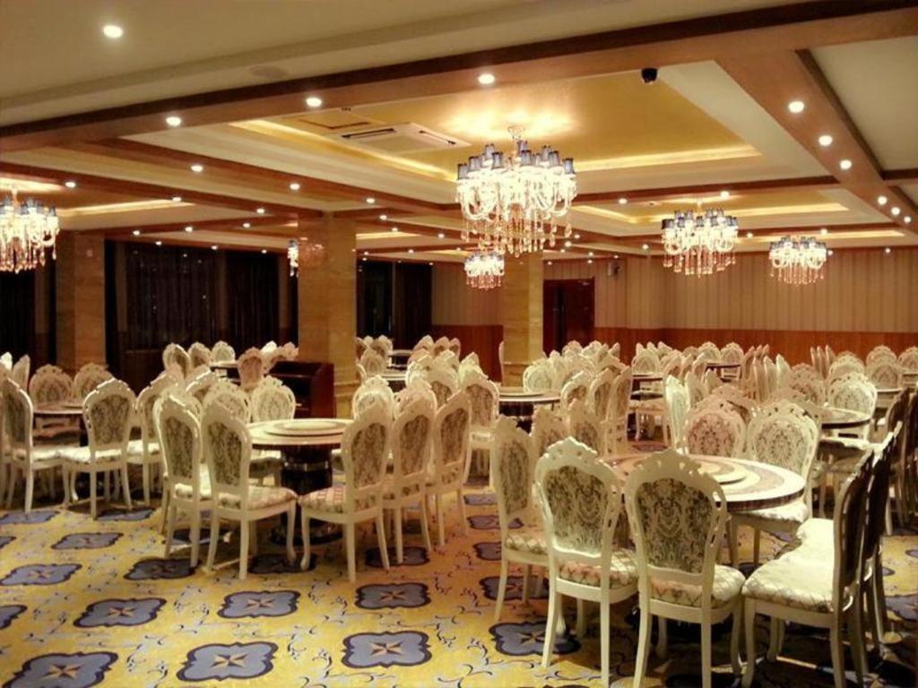 Star World Hotel Naypyidaw Esterno foto